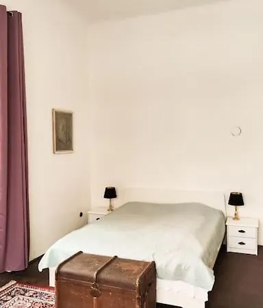 Lobkovice: Gemuetliches Gaestehaus Am Schloss Holiday home Neratovice