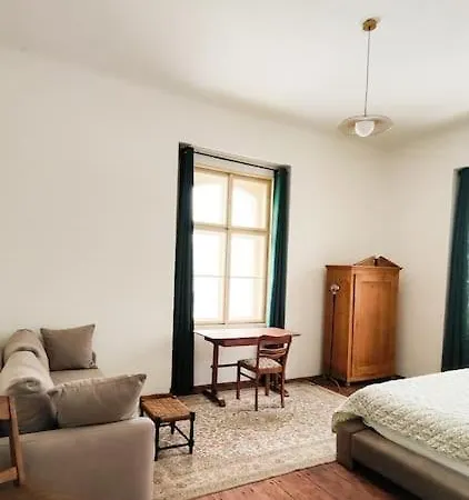 Holiday home Lobkovice: Gemuetliches Gaestehaus Am Schloss Neratovice