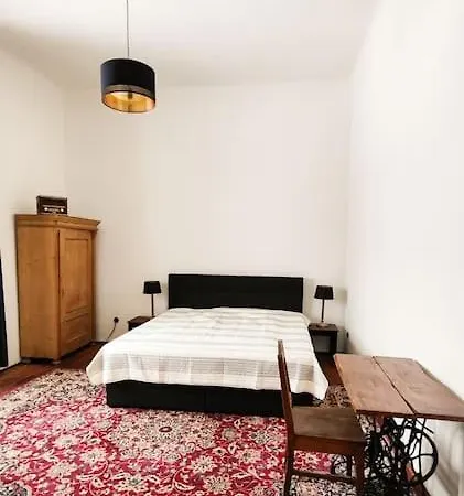 Holiday home Lobkovice: Gemuetliches Gaestehaus Am Schloss *