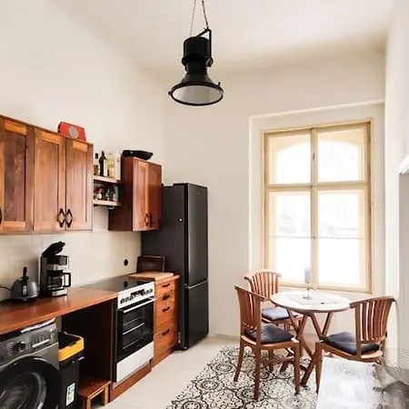 Holiday home Lobkovice: Gemuetliches Gaestehaus Am Schloss Neratovice