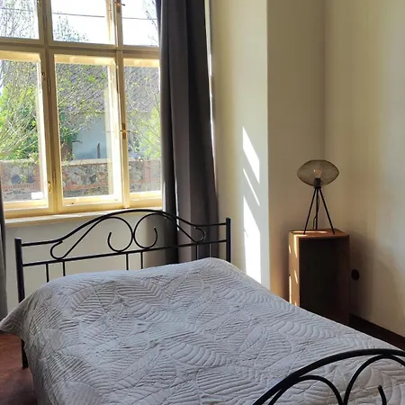 Lobkovice: Gemuetliches Gaestehaus Am Schloss Neratovice