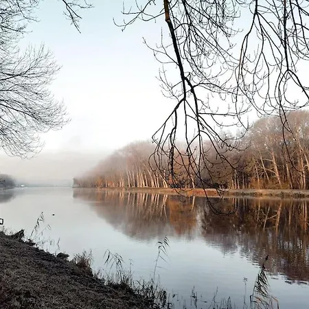 Lobkovice: Gemuetliches Gaestehaus Am Schloss Neratovice