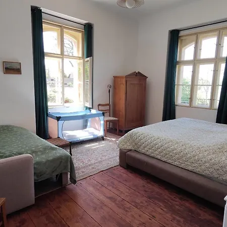 Lobkovice: Gemuetliches Gaestehaus Am Schloss Holiday home Neratovice