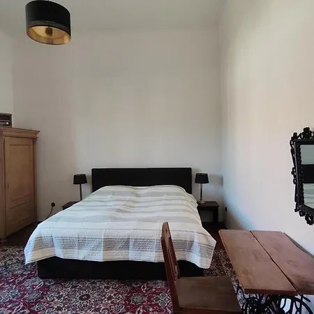 Holiday home Lobkovice: Gemuetliches Gaestehaus Am Schloss *