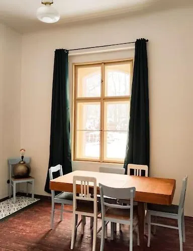 Casa de Férias Lobkovice: Gemuetliches Gaestehaus Am Schloss Neratovice